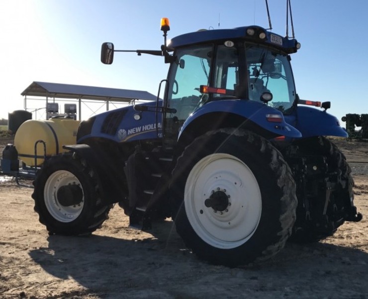 NEW HOLLAND T8.390 Tractor