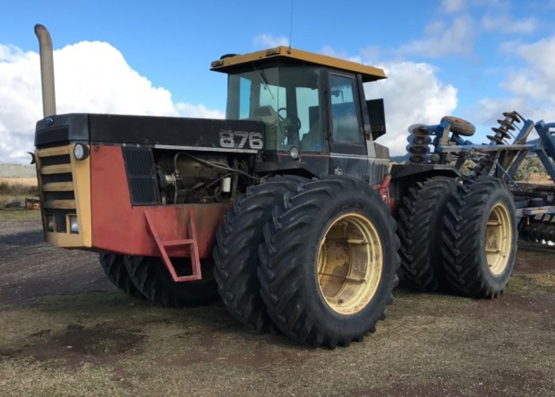 Versatile 876 Tractor