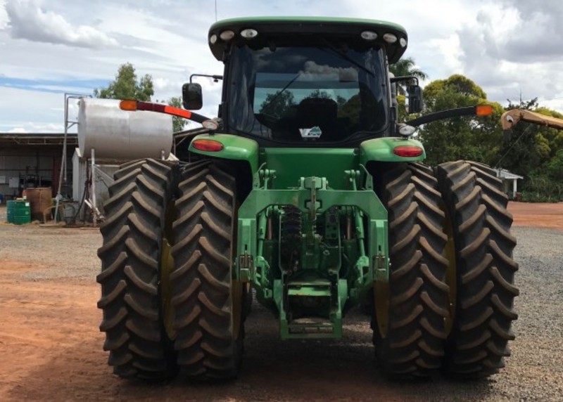 JOHN DEERE 8360R Tractor