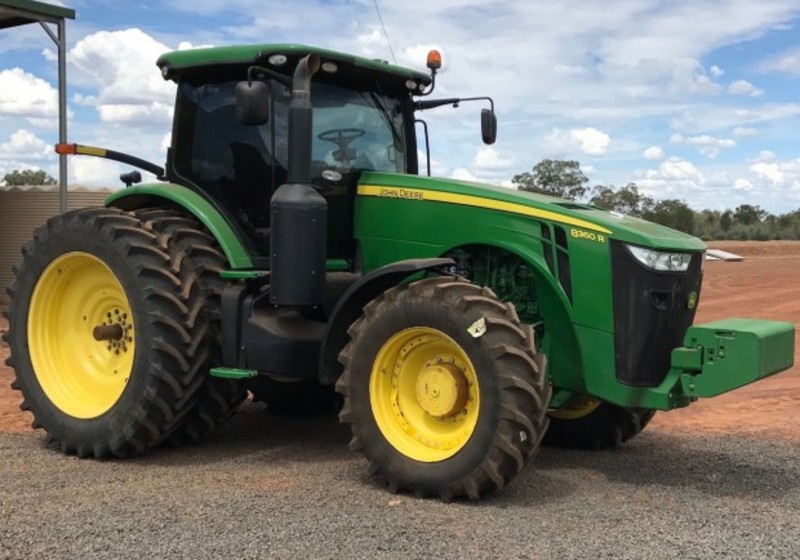 JOHN DEERE 8360R Tractor