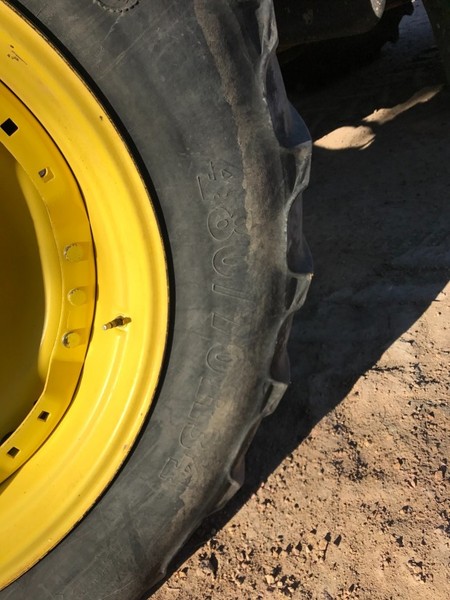 JOHN DEERE 8245R Tractor