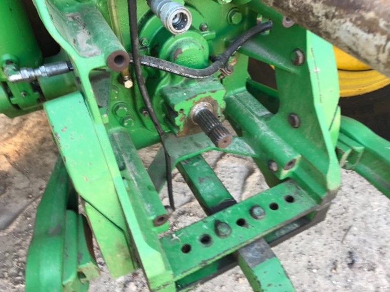 JOHN DEERE 8245R Tractor