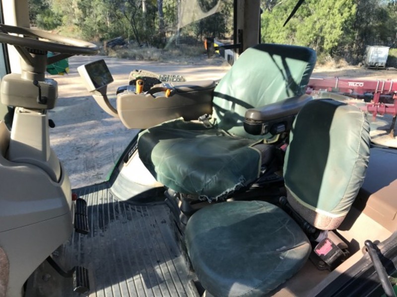 JOHN DEERE 8245R Tractor