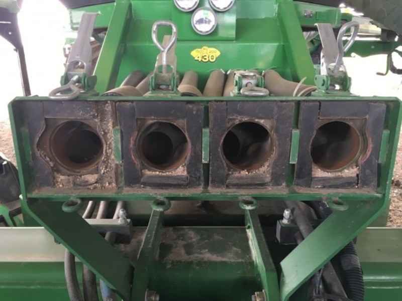 JOHN DEERE 1910 SeedingPlanting Equip
