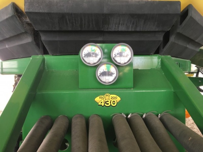 JOHN DEERE 1910 SeedingPlanting Equip