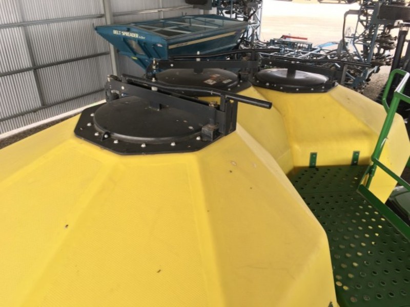 JOHN DEERE 1910 SeedingPlanting Equip