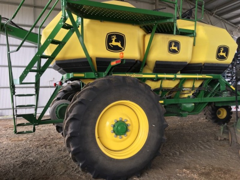JOHN DEERE 1910 SeedingPlanting Equip