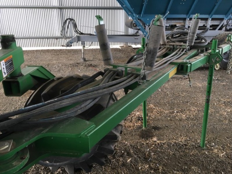JOHN DEERE 1910 SeedingPlanting Equip