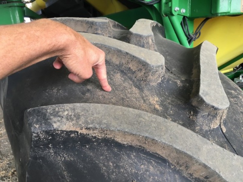 JOHN DEERE 1910 SeedingPlanting Equip
