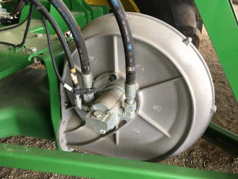 JOHN DEERE 1910 SeedingPlanting Equip