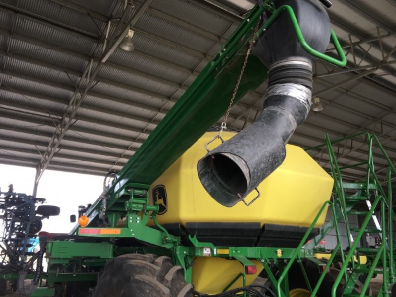 JOHN DEERE 1910 SeedingPlanting Equip