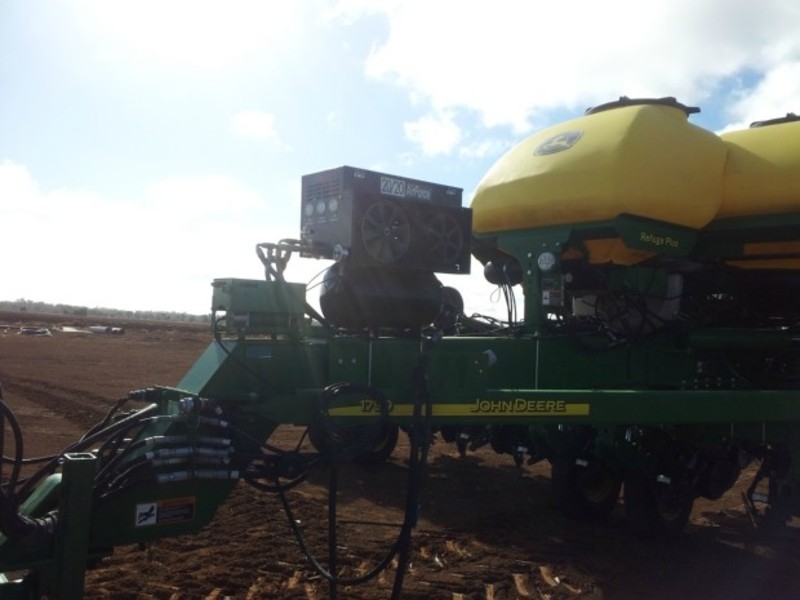 2014 JOHN DEERE 1790 Seeding Planting Equip