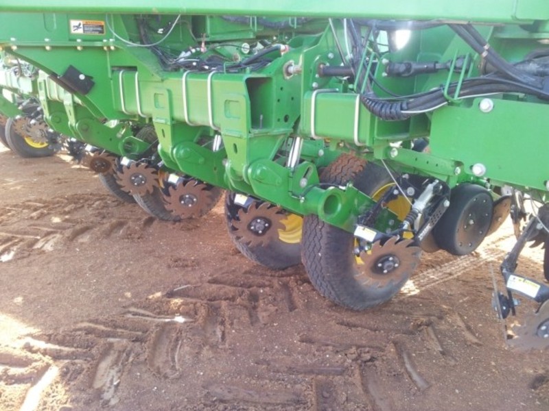 2014 JOHN DEERE 1790 Seeding Planting Equip