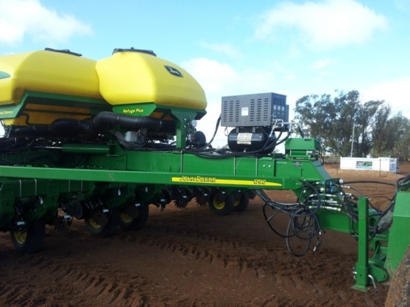2014 JOHN DEERE 1790 Seeding Planting Equip