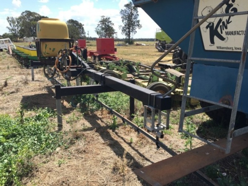 Custom 12m boom Sprayer