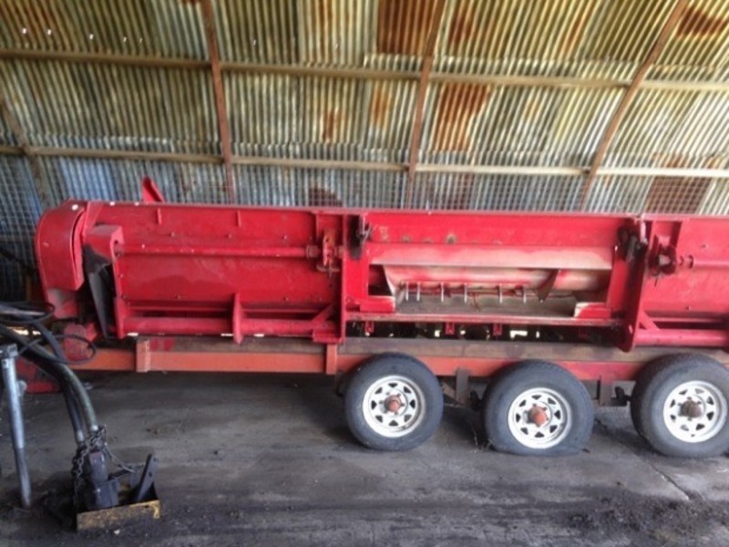MASSEY FERGUSON 1100 Harvester Header