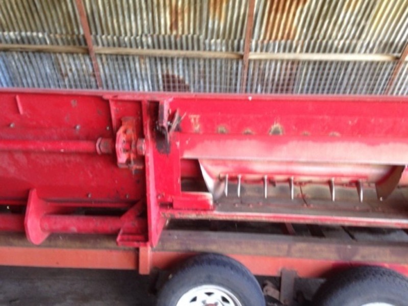 MASSEY FERGUSON 1100 Harvester Header
