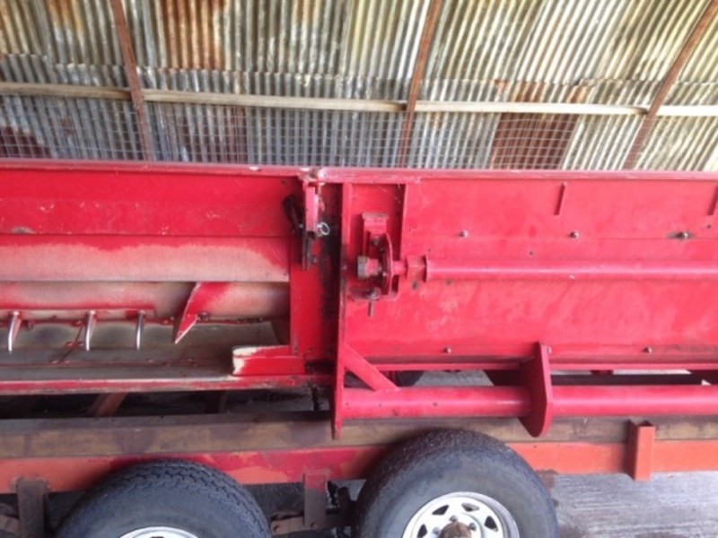 MASSEY FERGUSON 1100 Harvester Header