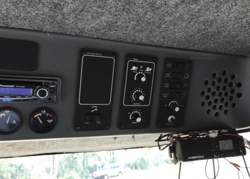 Agco Gleaner R72 Harvester