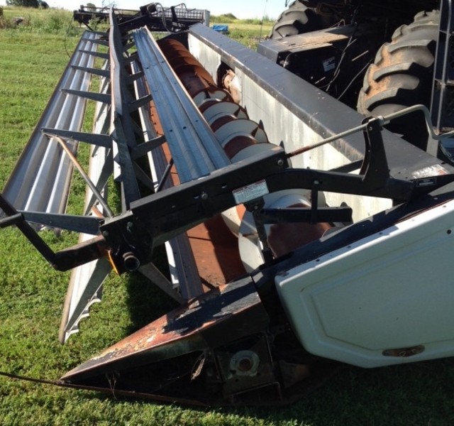 Agco Gleaner R72 Harvester