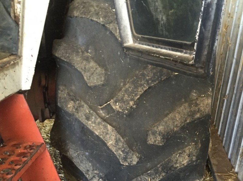 Case IH 1270 Tractor