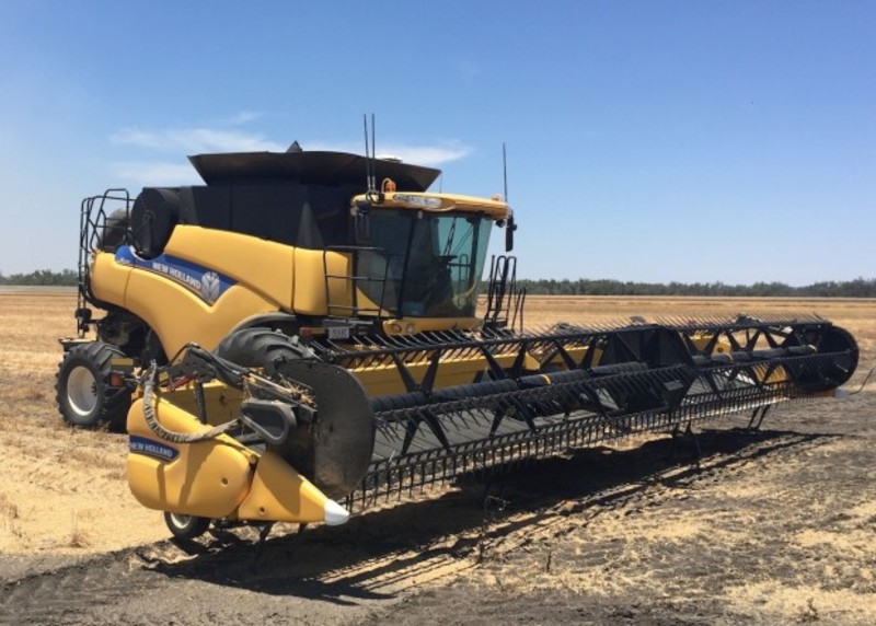 NEW HOLLAND CR8090 Harvester Header