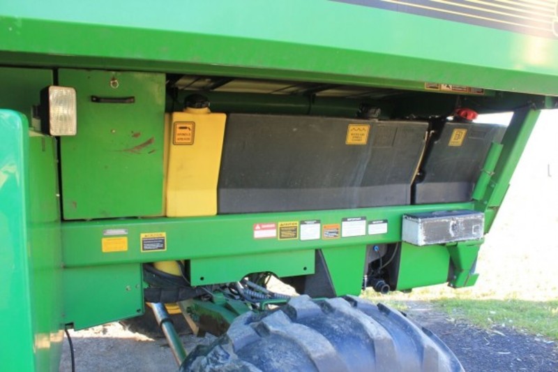 JOHN DEERE 9976 Harvester