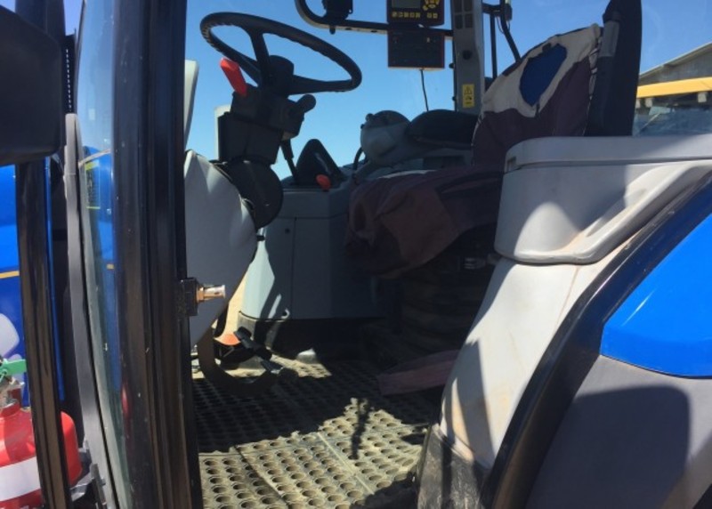 NEW HOLLAND T6050 plus Tractor