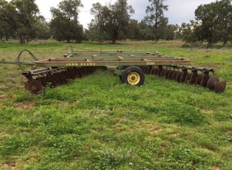JOHN DEERE 335 Tillage Equip
