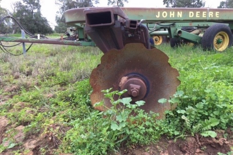 JOHN DEERE 335 Tillage Equip