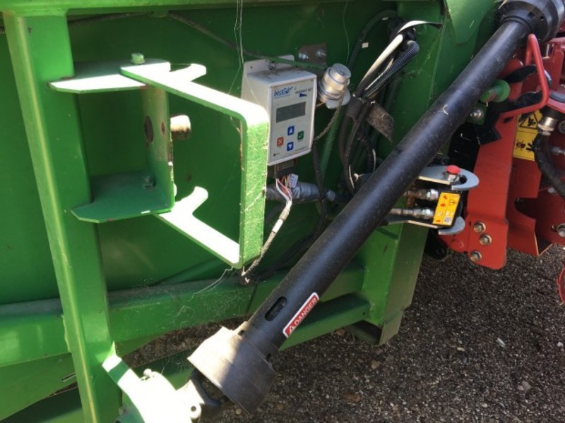 JOHN DEERE 894 Harvester