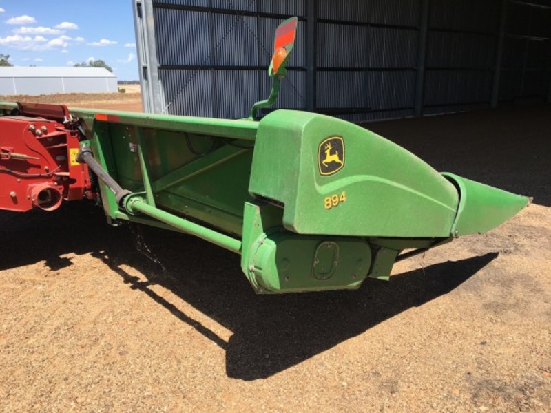 JOHN DEERE 894 Harvester
