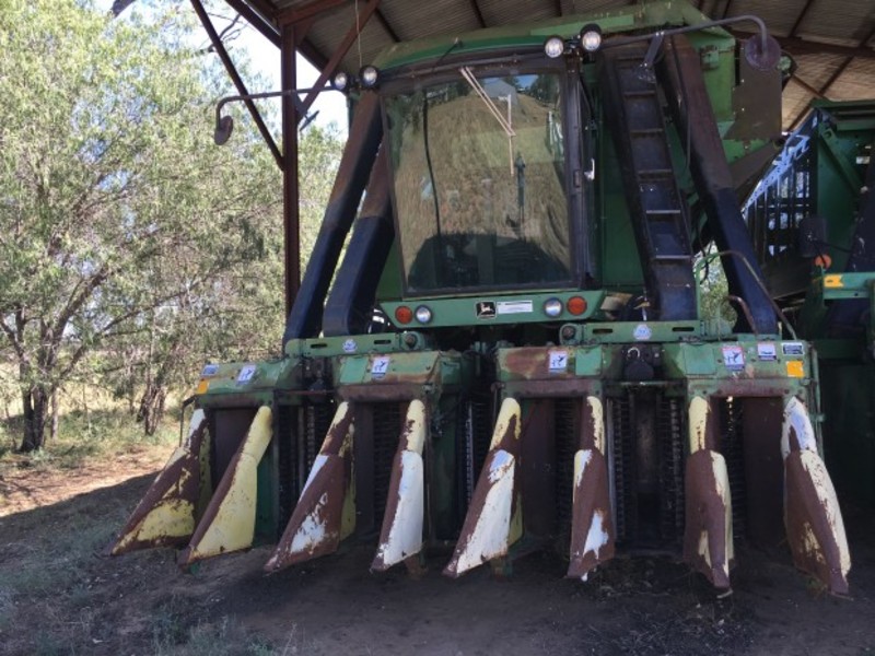 JOHN DEERE 9950 Harvester