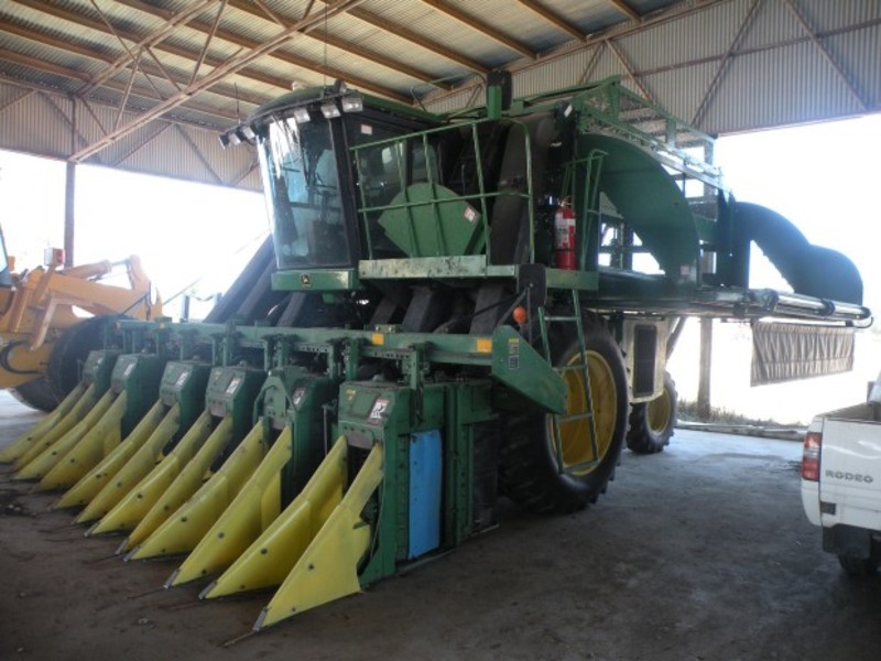JOHN DEERE 9976 Harvester