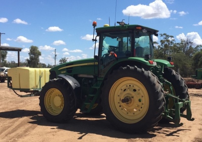 JOHN DEERE 7930 Tractor