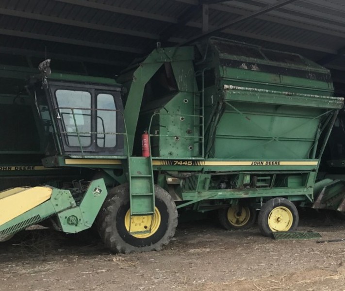 JOHN DEERE 7450 COTTON PICKER