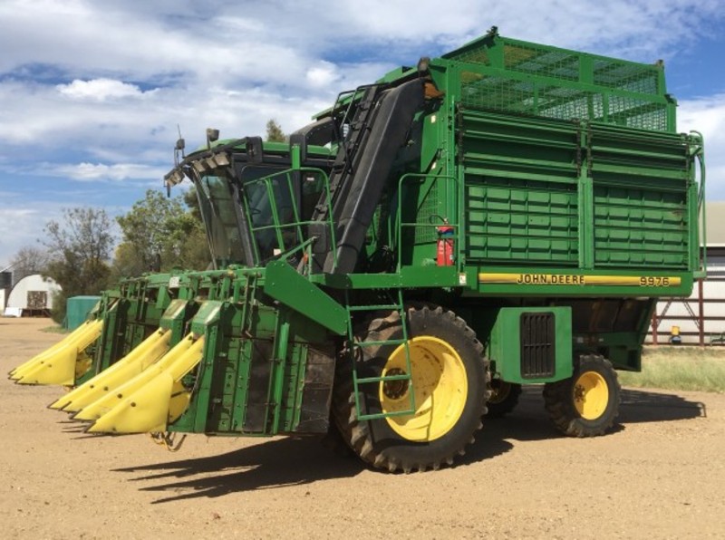 JOHN DEERE 9976 Harvester