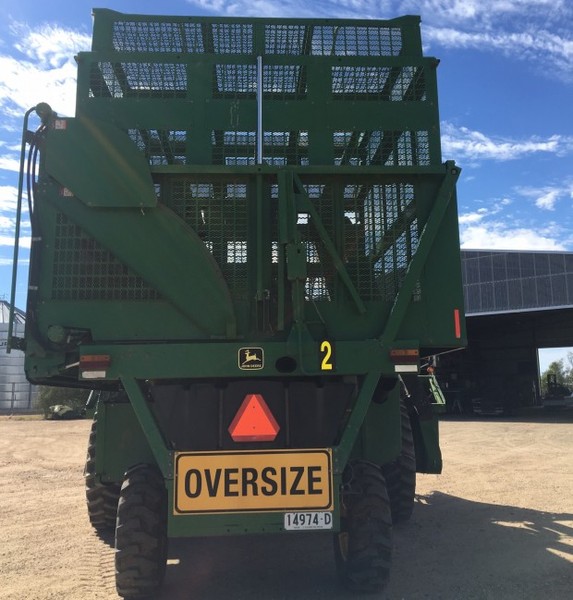 JOHN DEERE 9976 Harvester