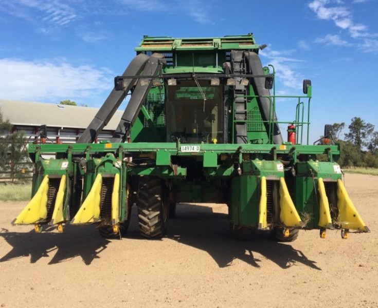 JOHN DEERE 9976 Harvester
