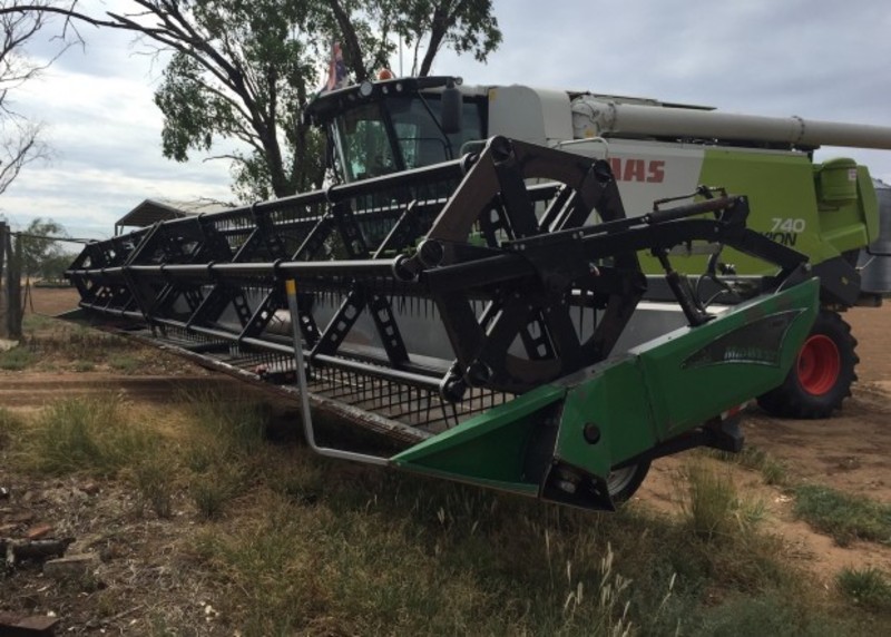 Claas LEXION 740 Harvester