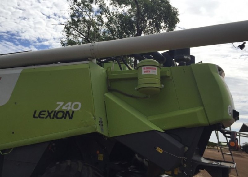 Claas LEXION 740 Harvester