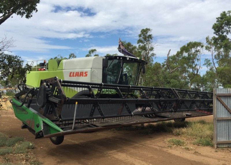 Claas LEXION 740 Harvester