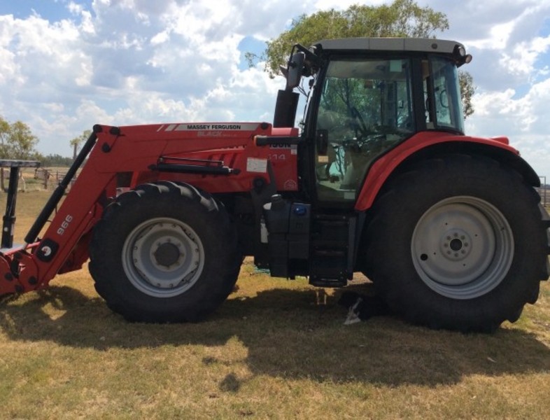 MASSEY FERGUSON 7614 Tractor