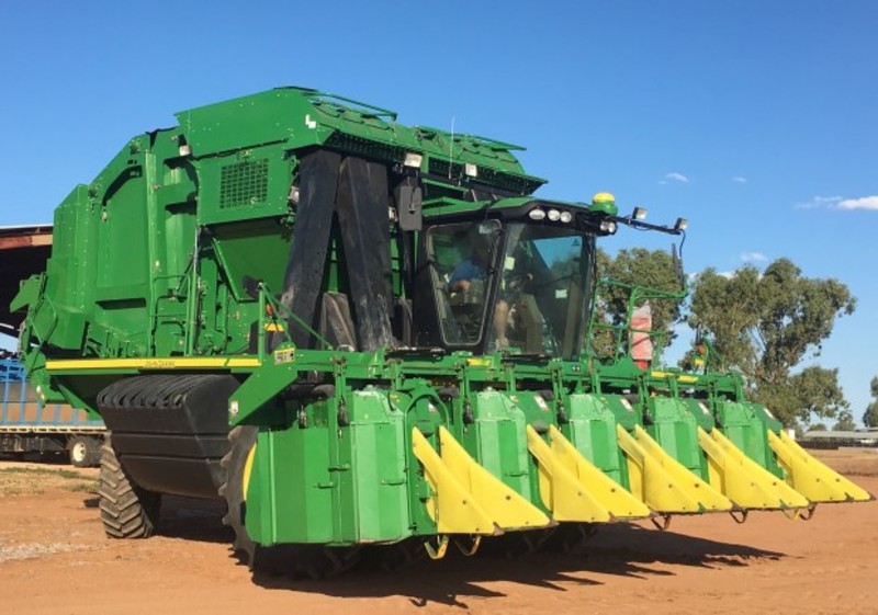 JOHN DEERE 7760 COTTON PICKER