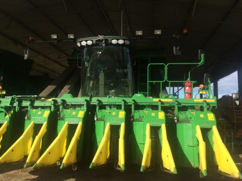 JOHN DEERE 7760 cotton picker