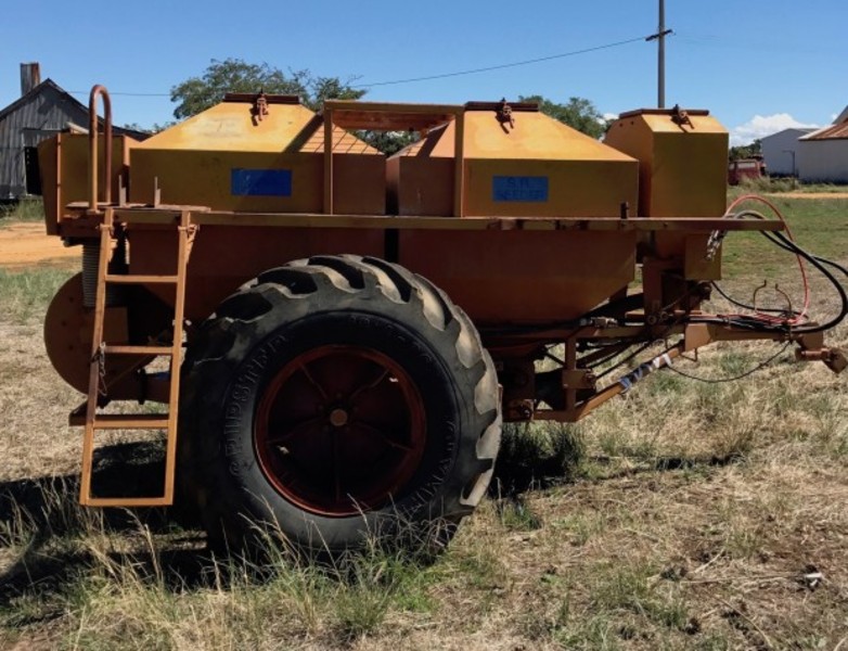 Gyral SR air seeder cart