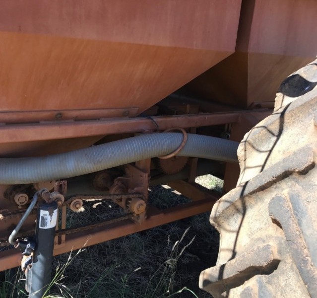Gyral SR air seeder cart