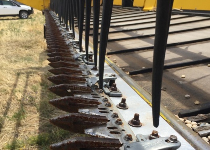 2004 NEW HOLLAND CR970 Harvester Header