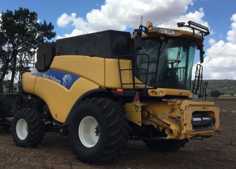 NEW HOLLAND CR9070 Harvester Header