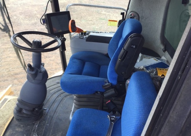 NEW HOLLAND CR9070 Harvester Header
